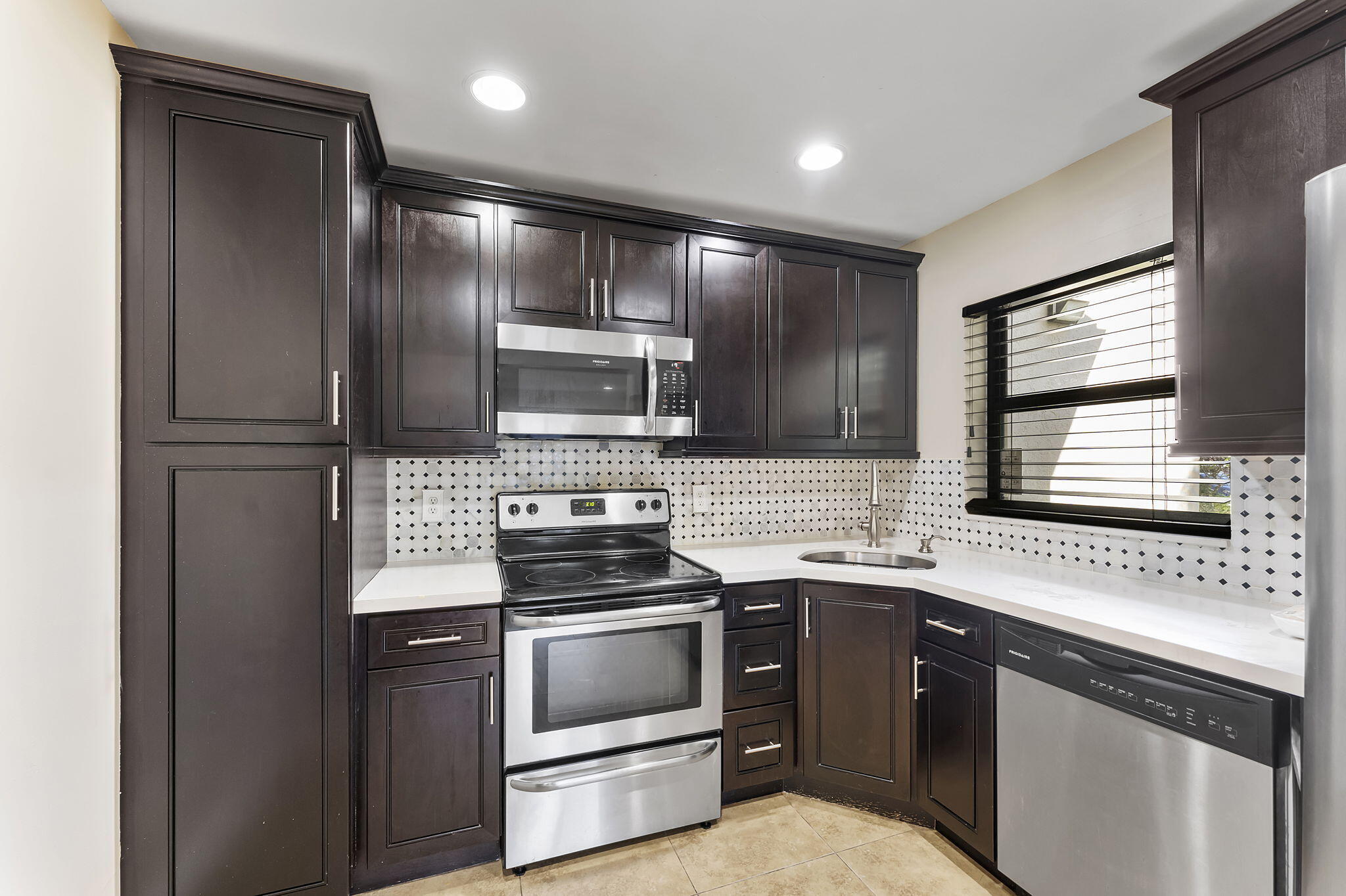 KARANDA VILLAGE VI-A CONDO - Residential