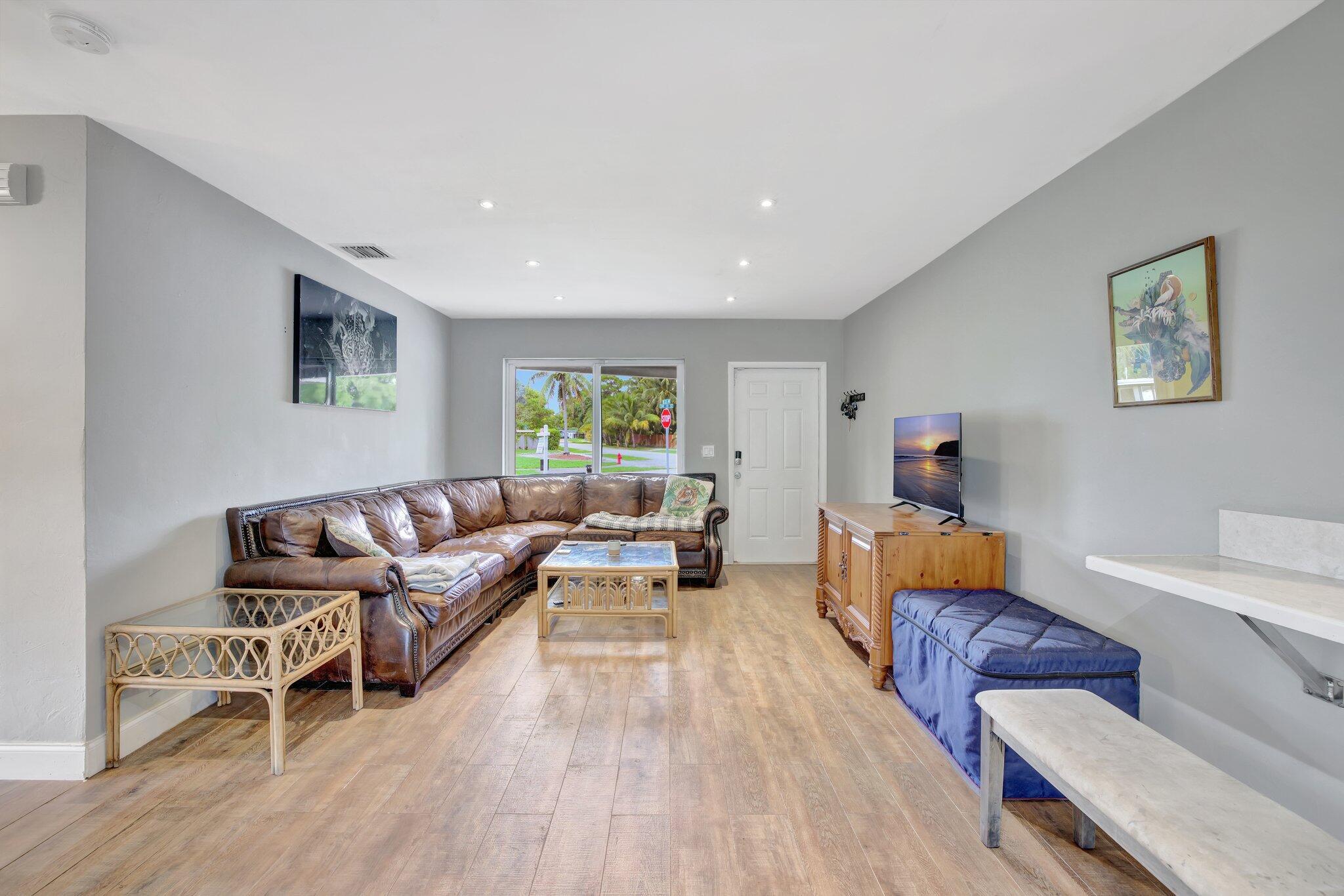 View photos, virtual tours, details... 3241 SW 19th Street