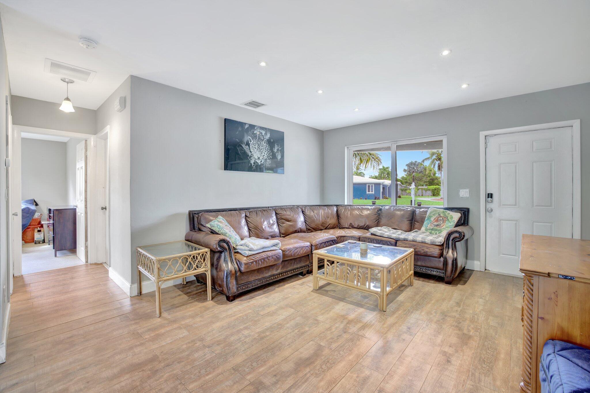 View photos, virtual tours, details... 3241 SW 19th Street