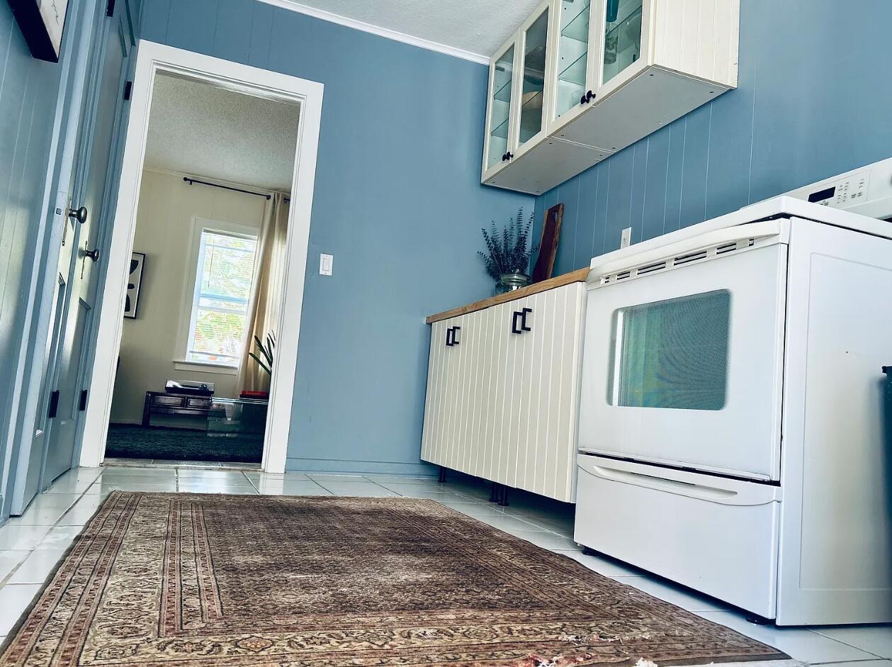 LAKE WORTH TOWN OF - Residential Lease