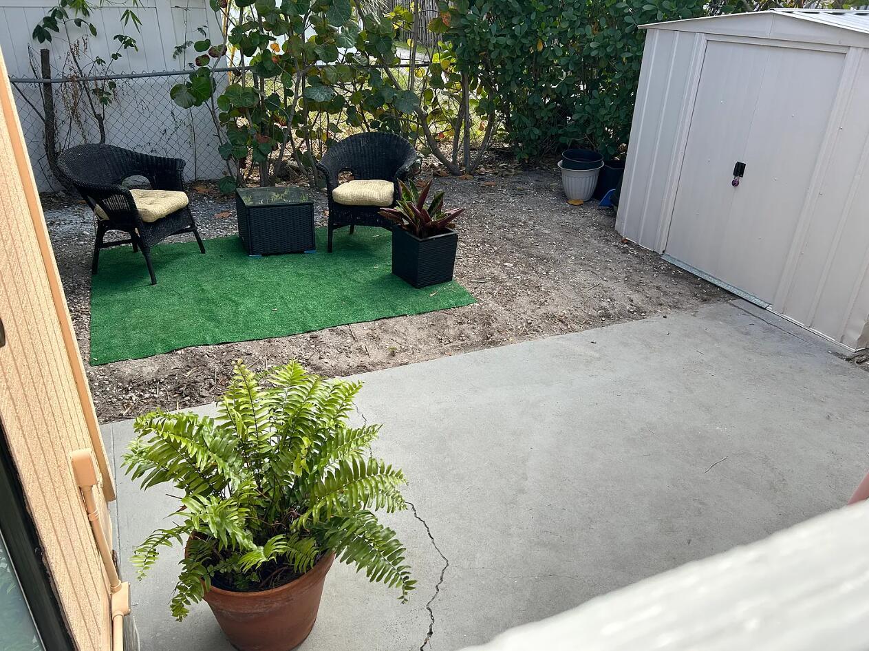 LAKE WORTH TOWN OF - Residential Lease