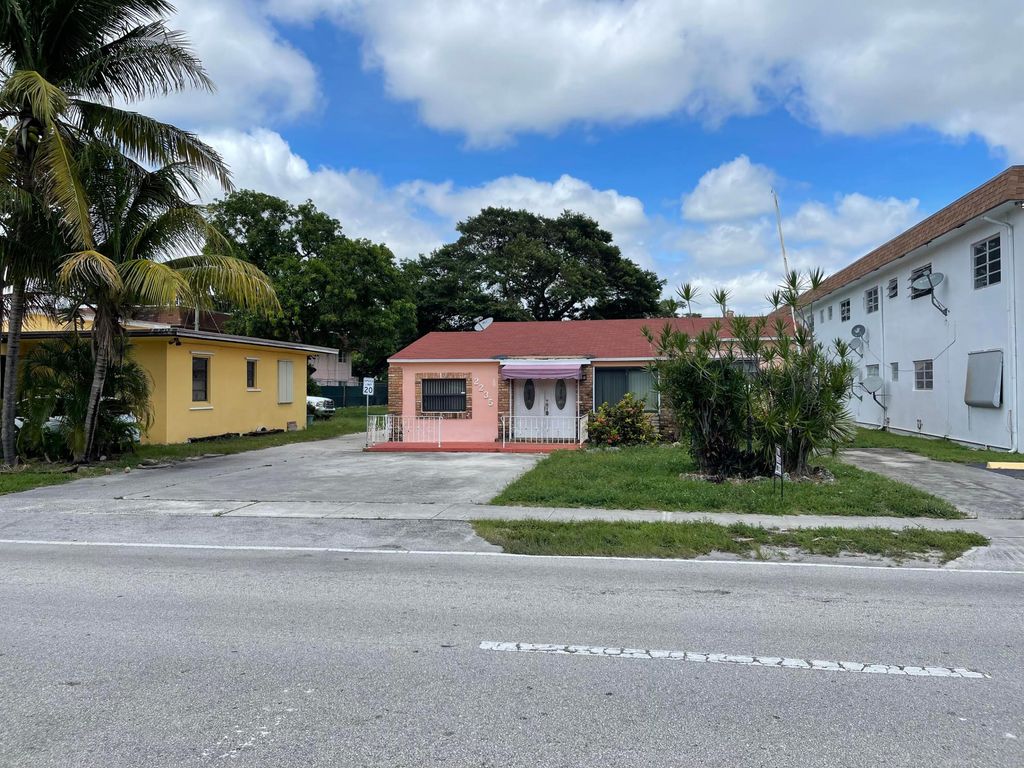 Photo of 2243 Polk Street, Hollywood, FL 33020 (MLS # B26035431)
