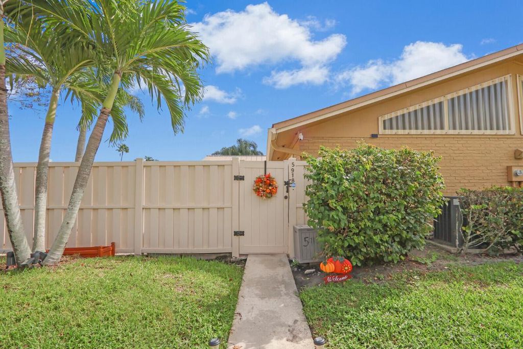 Photo of 5918 Golden Eagle Circle, Palm Beach Gardens, FL 33418 (MLS # R11137769)