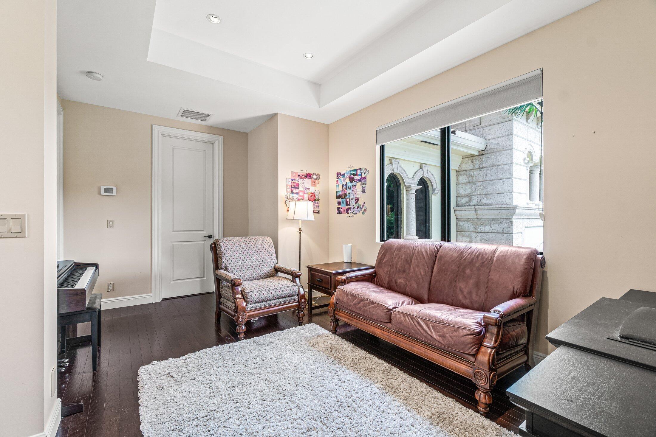 VINTAGE OAKS / POLO CLUN - Residential