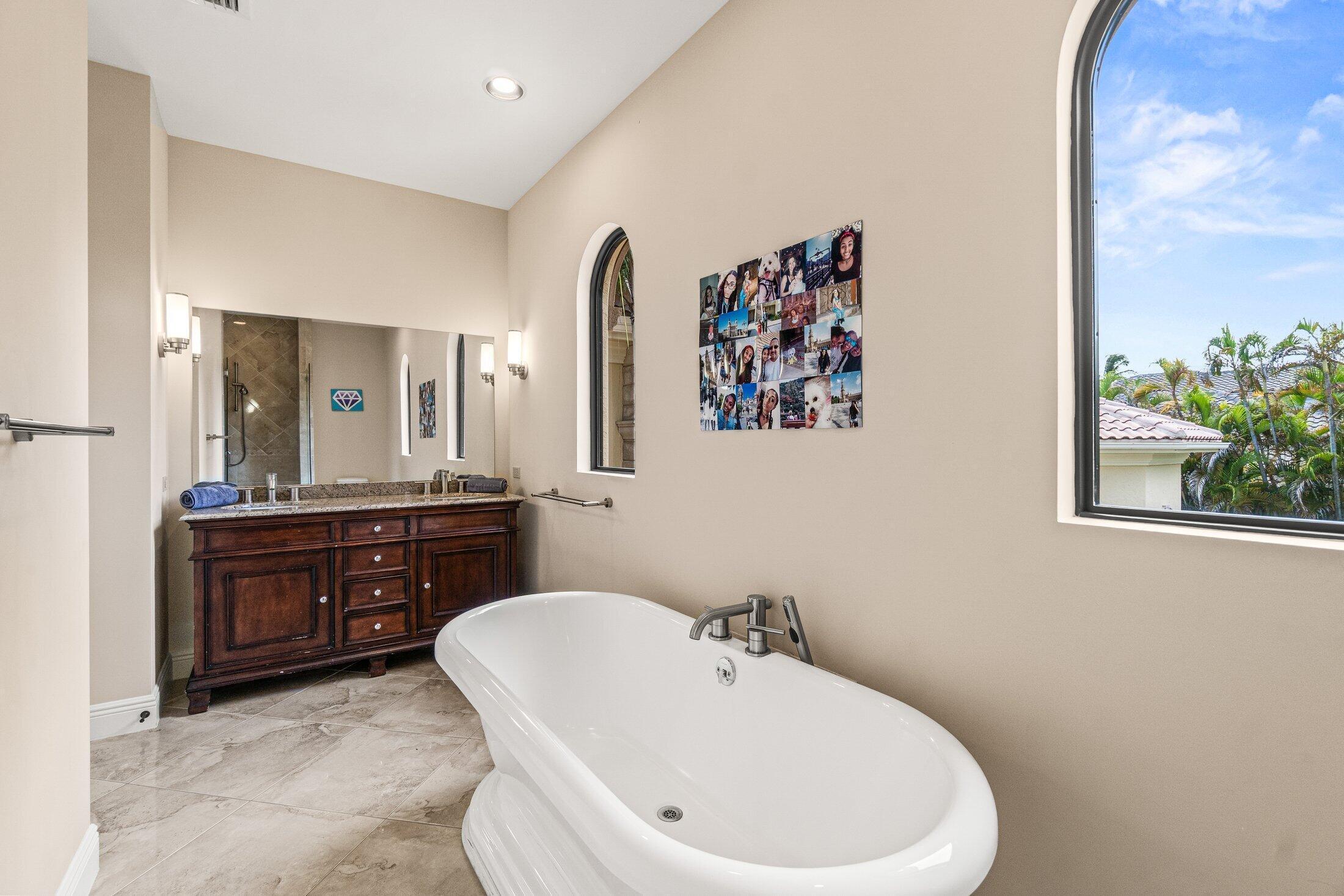 VINTAGE OAKS / POLO CLUN - Residential