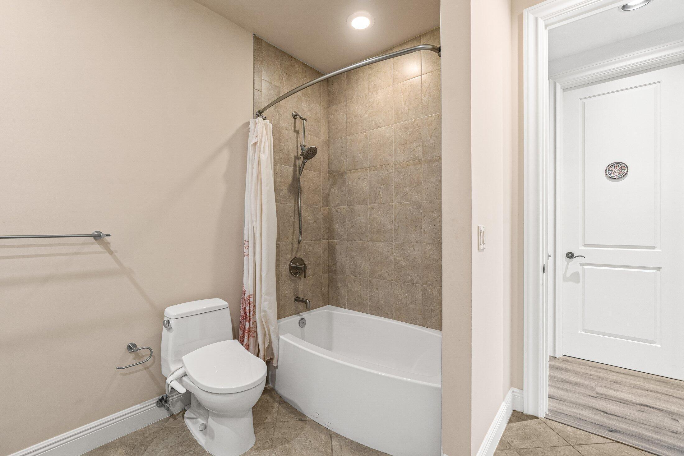 VINTAGE OAKS / POLO CLUN - Residential