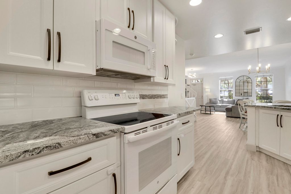 Photo of 112 Wentworth Court, Jupiter, FL 33458 (MLS # R11157260)