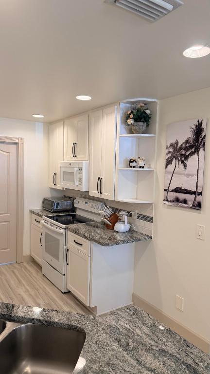 View photos, virtual tours, details... 112 Wentworth Court