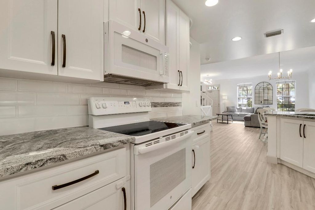 Photo of 112 Wentworth Court, Jupiter, FL 33458 (MLS # R11157260)