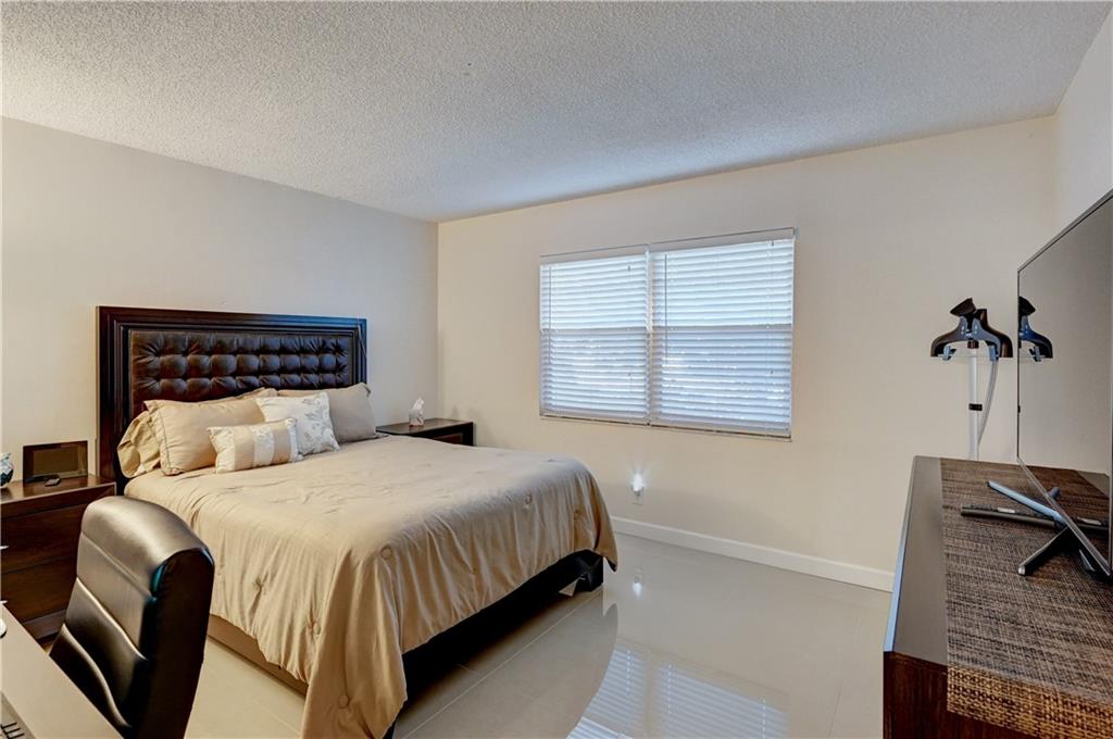 WYNMOOR VILLAGE - Residential