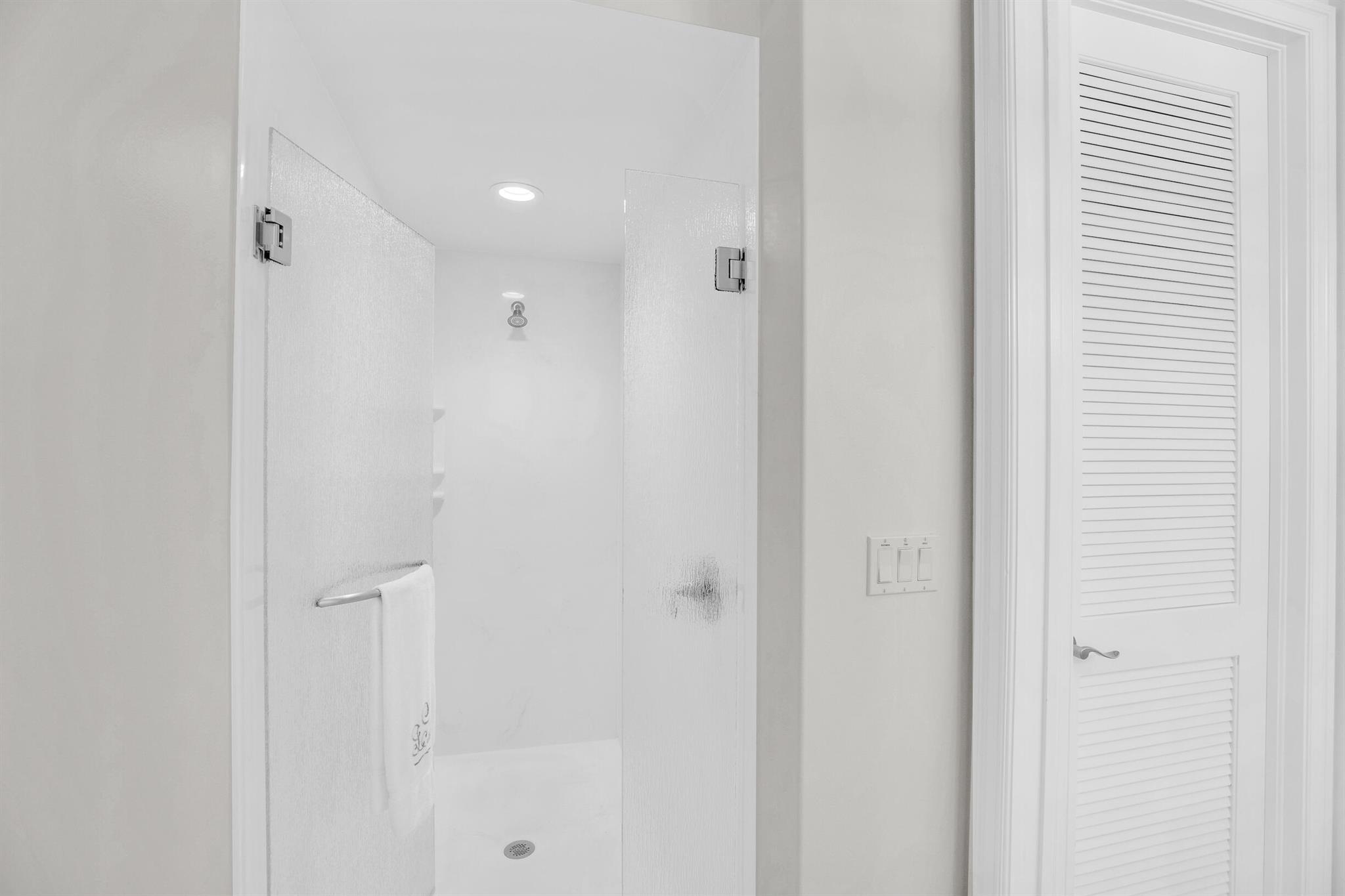 CROSS CREEK LAKE ESTATES - Residential