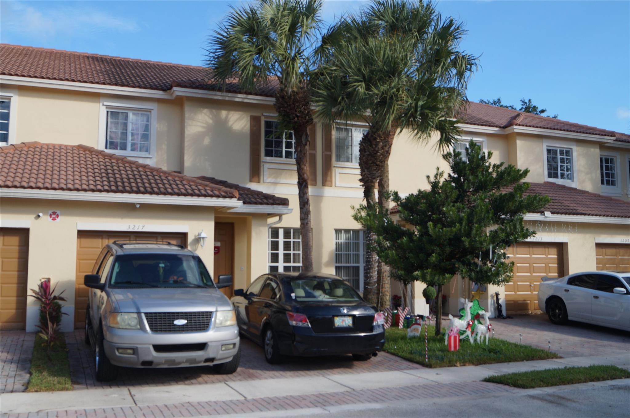 View Oakland Park, FL 33309 townhome