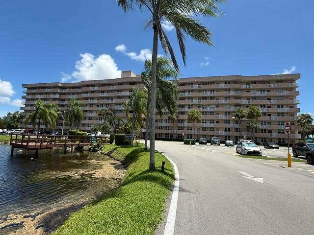Photo of 250 JACARANDA Drive #804, Plantation, FL 33324 (MLS # B26062567)