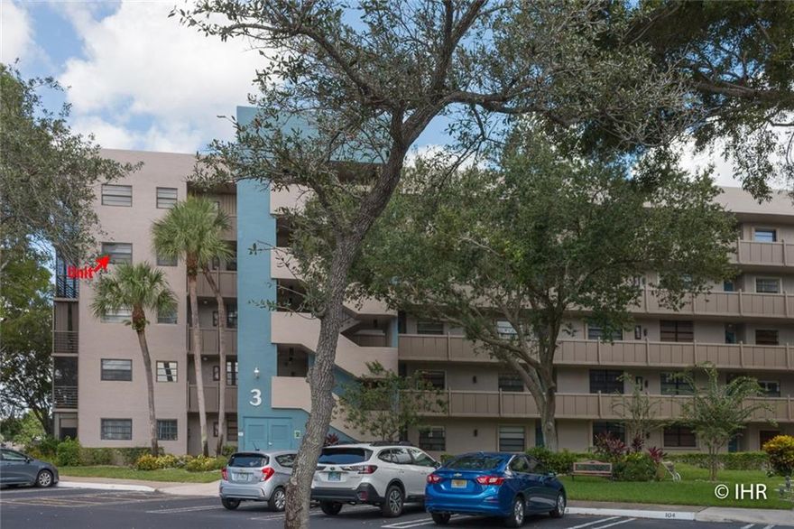 AS YOU WALK INTO THIS HOME, YOUR BREATH IS LITERALLY TAKEN AWAY WHEN YOU SEE THE AMAZING WATER VIEWS FROM ALMOST EVERY ROOM IN THE HOME. THERE ARE HUGE WINDOWS ALL AROUND THIS HOUSE EVEN IN THE MASTER BEDROOM.  WAKE UP TO THE MOST BEAUTIFUL VIEWS EVER! (ACTIVE 55+  COMMUNITY) THIS IS A CORNER UNIT WITH A PRIVATE ENTRANCE. THE KITCHEN HAS BEEN REMODELED WITH DESIGNER CABINETRY. PERFECT FOR THE PERSON WHO LOVES TO COOK. SEPARATE EAT-IN KITCHEN DINING AREA WITH FORMAL DINING AREA.  ALL IS BRIGHT, LIGHT, AND OPEN. THERE IS A NICE LIVING ROOM AREA. MASTER BEDROOM IS HUGE WITH LOTS OF CLOSET SPACE AND A REMODELED BATHROOM.  NO NEED TO RENT A STORAGE UNIT.  ON THE 4TH FLOOR NOT FAR AWAY THERE IS ANOTHER ROOM THAT HAS A LARGE FENCED-IN AREA SO AS TO STORE BIKES OR WHATEVER EXTRAS YOU MIGHT HAVE.