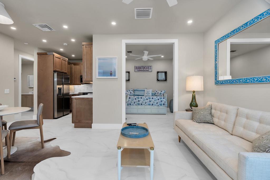 LAKE WORTH TOWN OF - Residential Lease