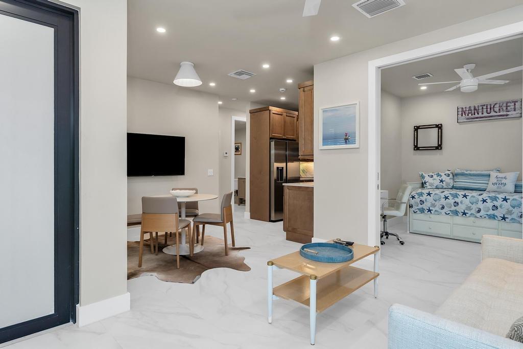 LAKE WORTH TOWN OF - Residential Lease