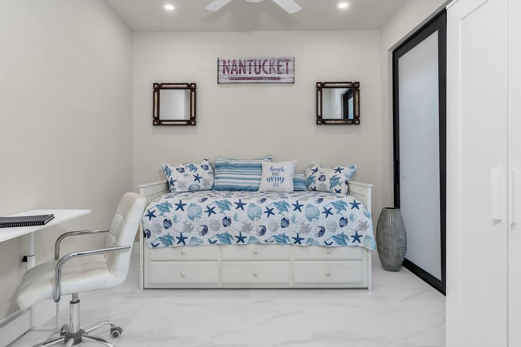 LAKE WORTH TOWN OF - Residential Lease