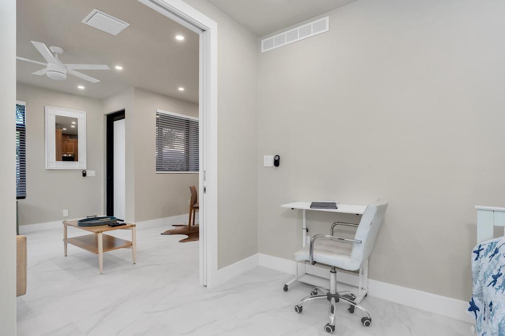 LAKE WORTH TOWN OF - Residential Lease