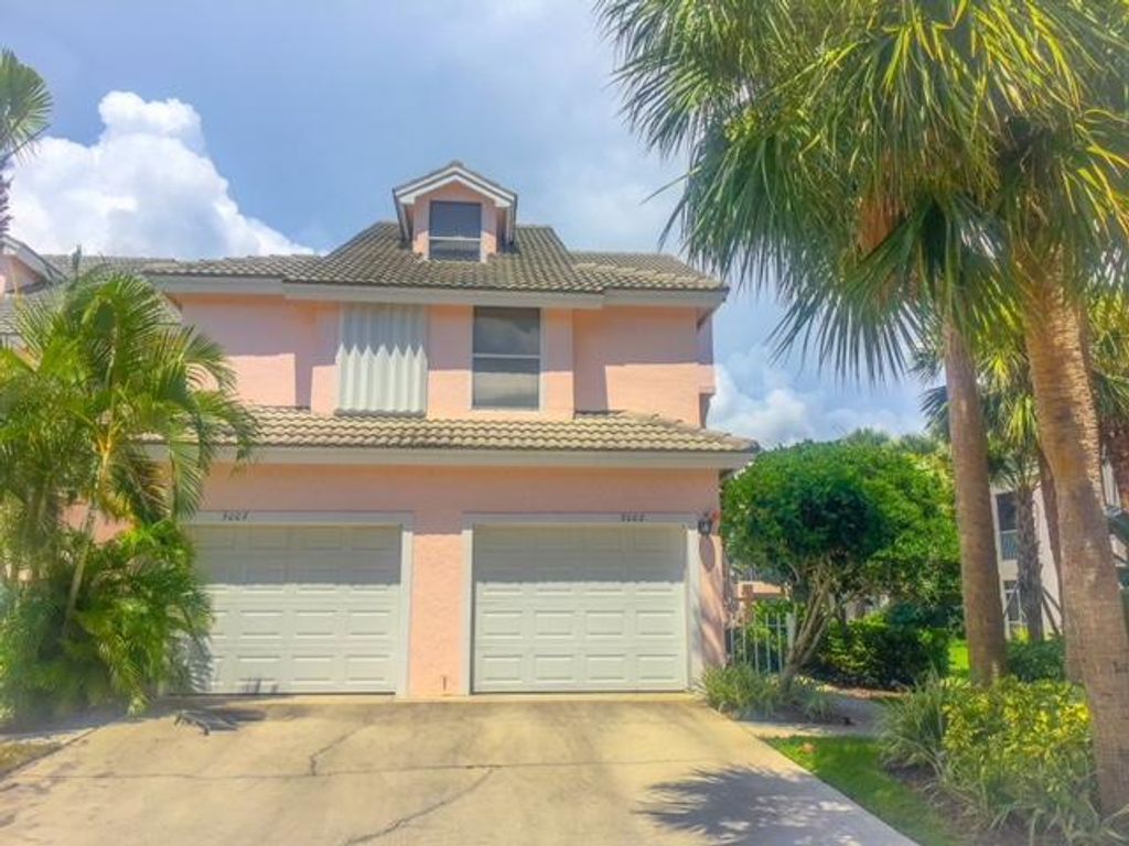 Photo of 3008 Fairway Drive N, Jupiter, FL 33477 (MLS # R10649125)
