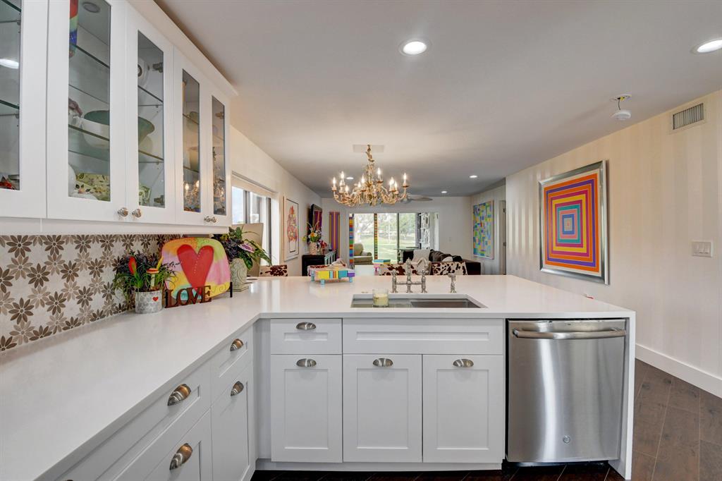 STRATFORD AT HUNTERS RUN CONDO - Residential