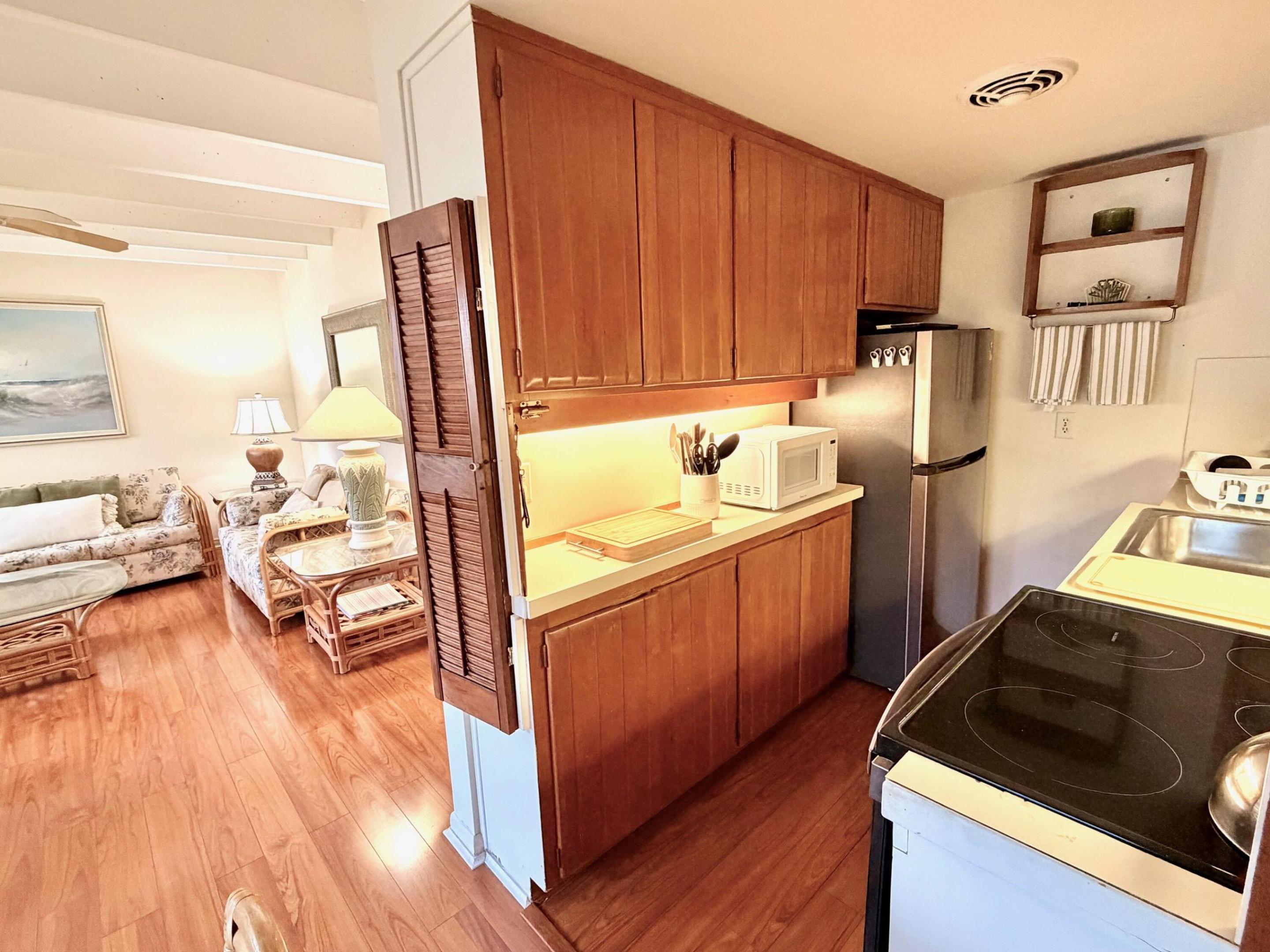 SOUTH PALM RESIDENCE INC - Residential Lease