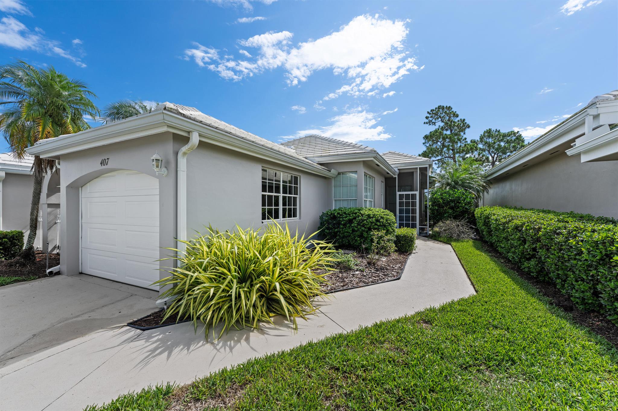 407 SW Fairway Landing