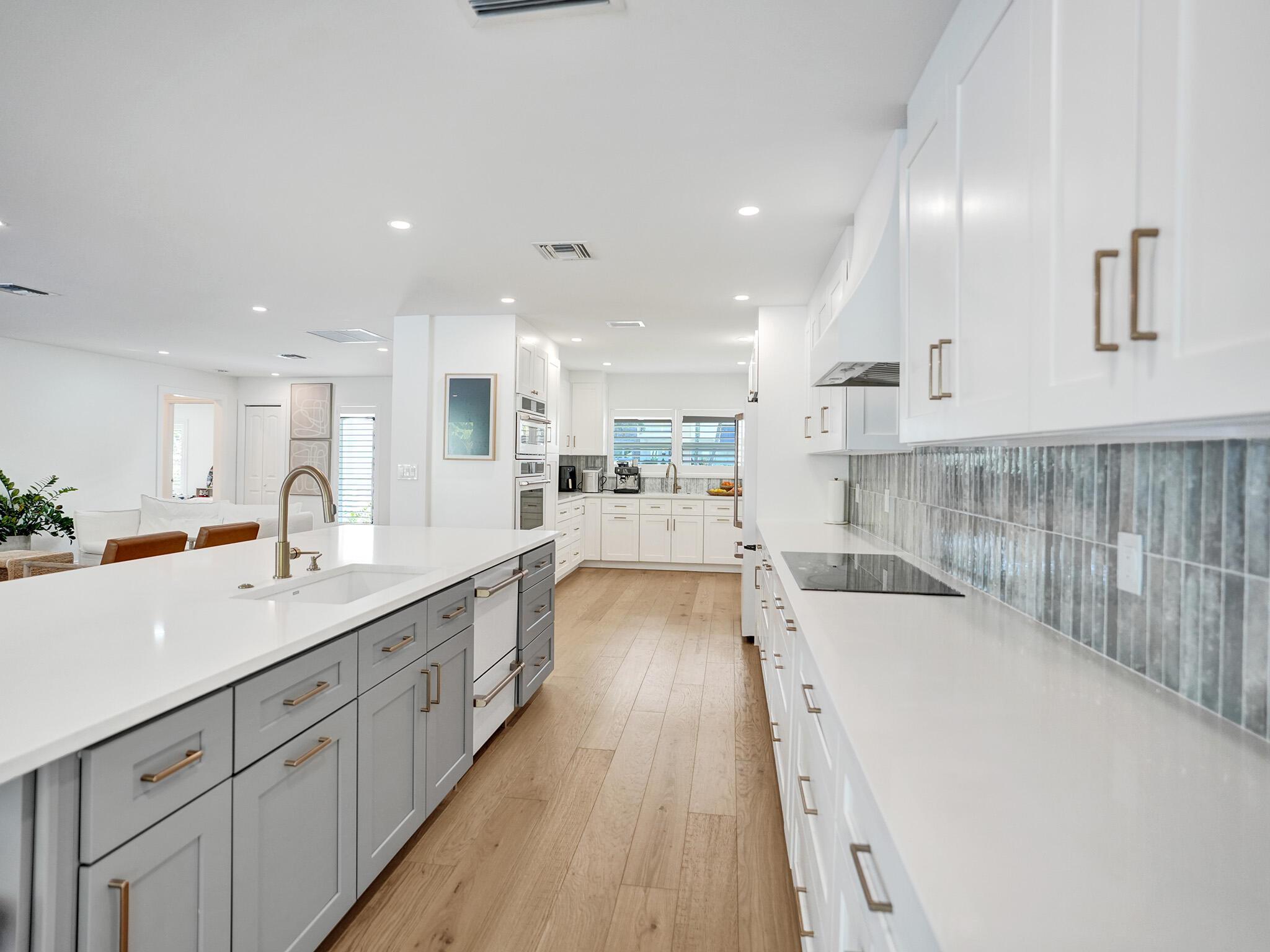 S/D OF 8-46-43 - Residential