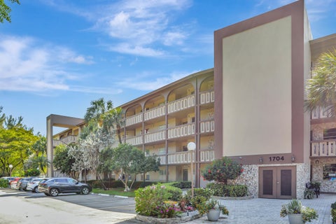 Tiny photo for 1704 Andros Isle #E-1, Coconut Creek, FL 33066 (MLS # B26025272)