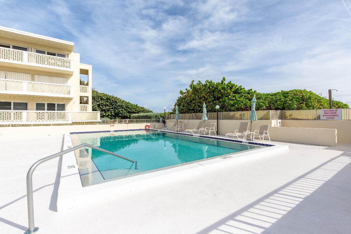 PALM BEACH WHITEHOUSE - Residential