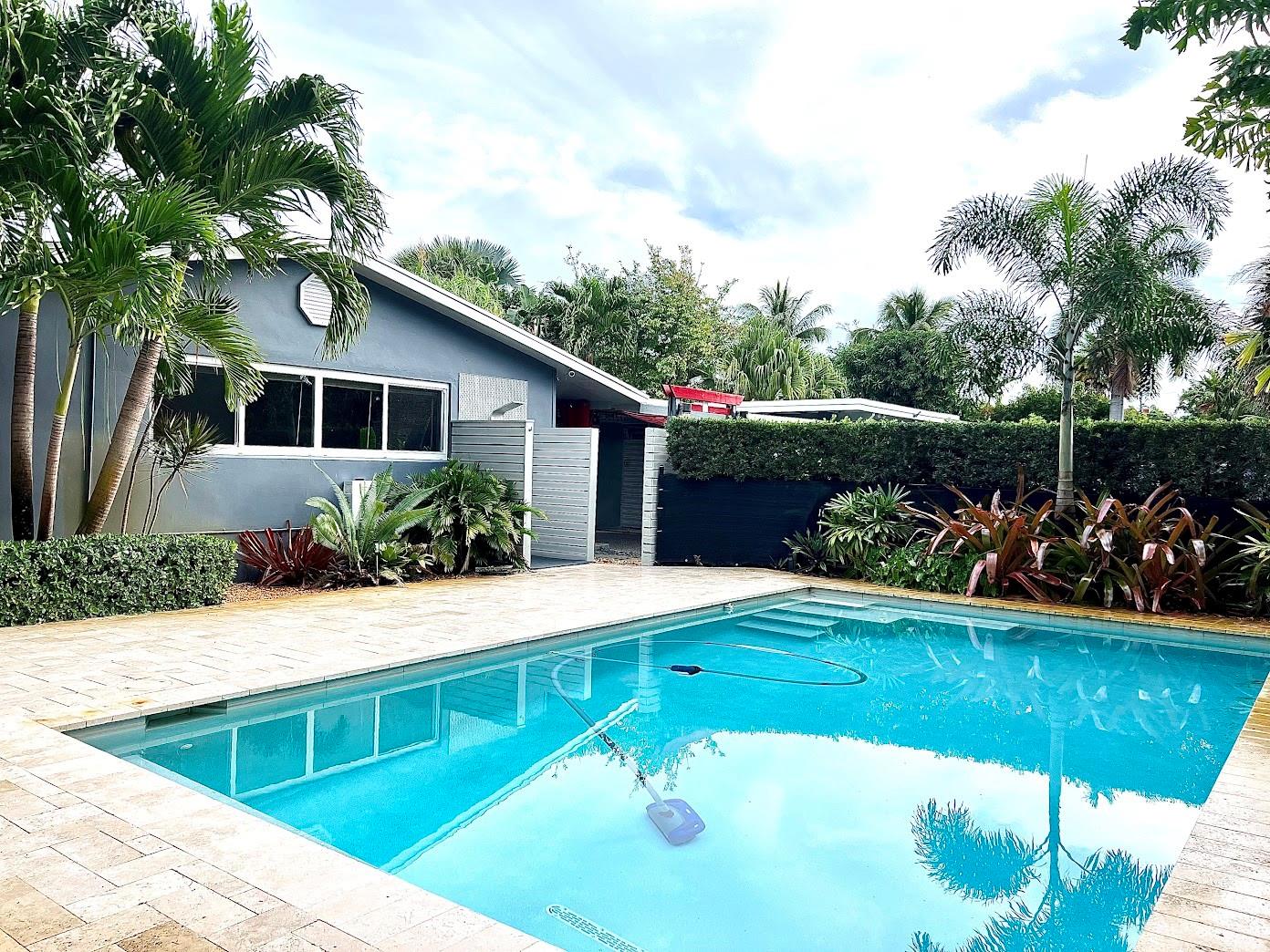 Tropical Manors 33-31 B - Residential