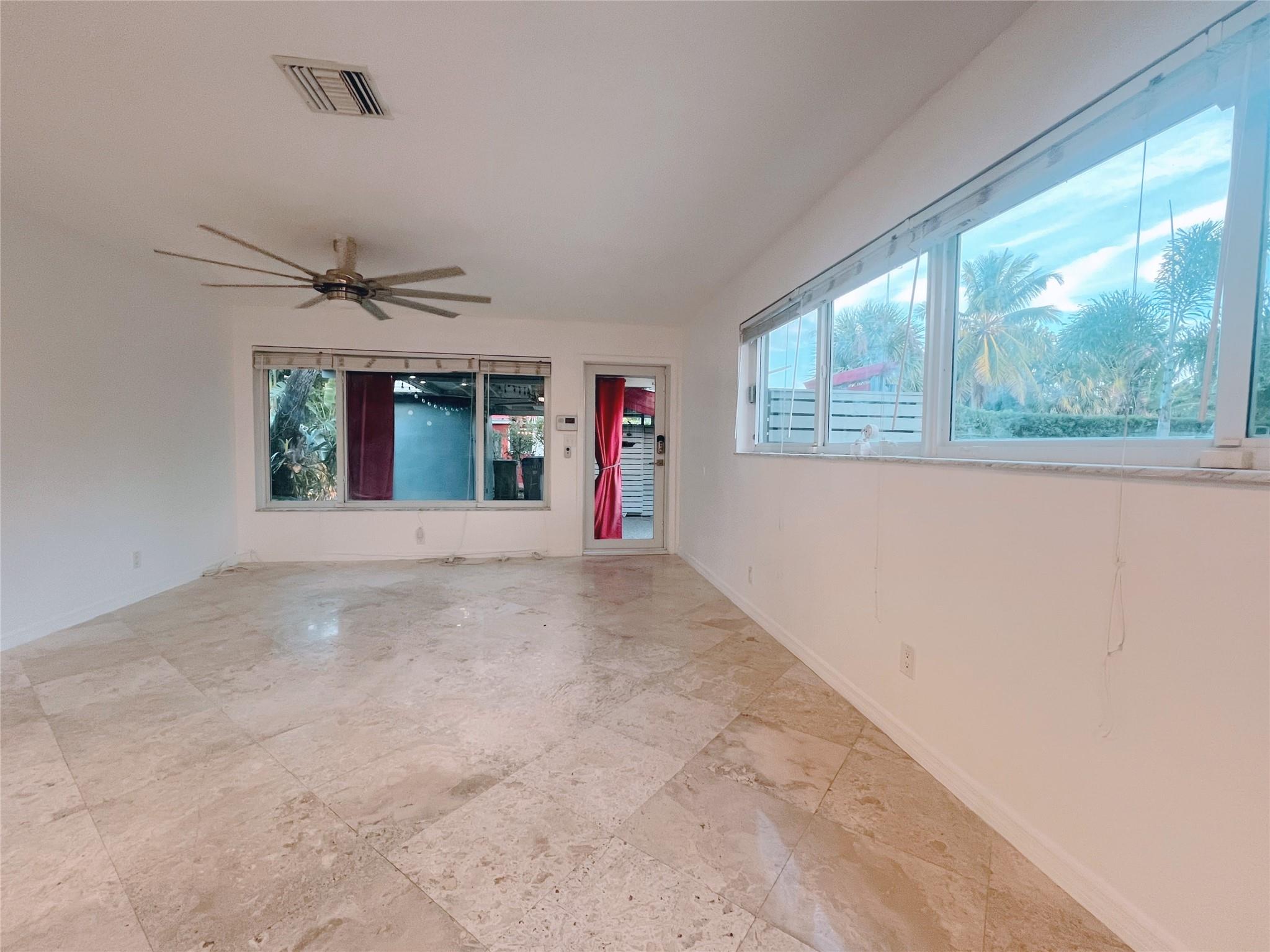 Tropical Manors 33-31 B - Residential