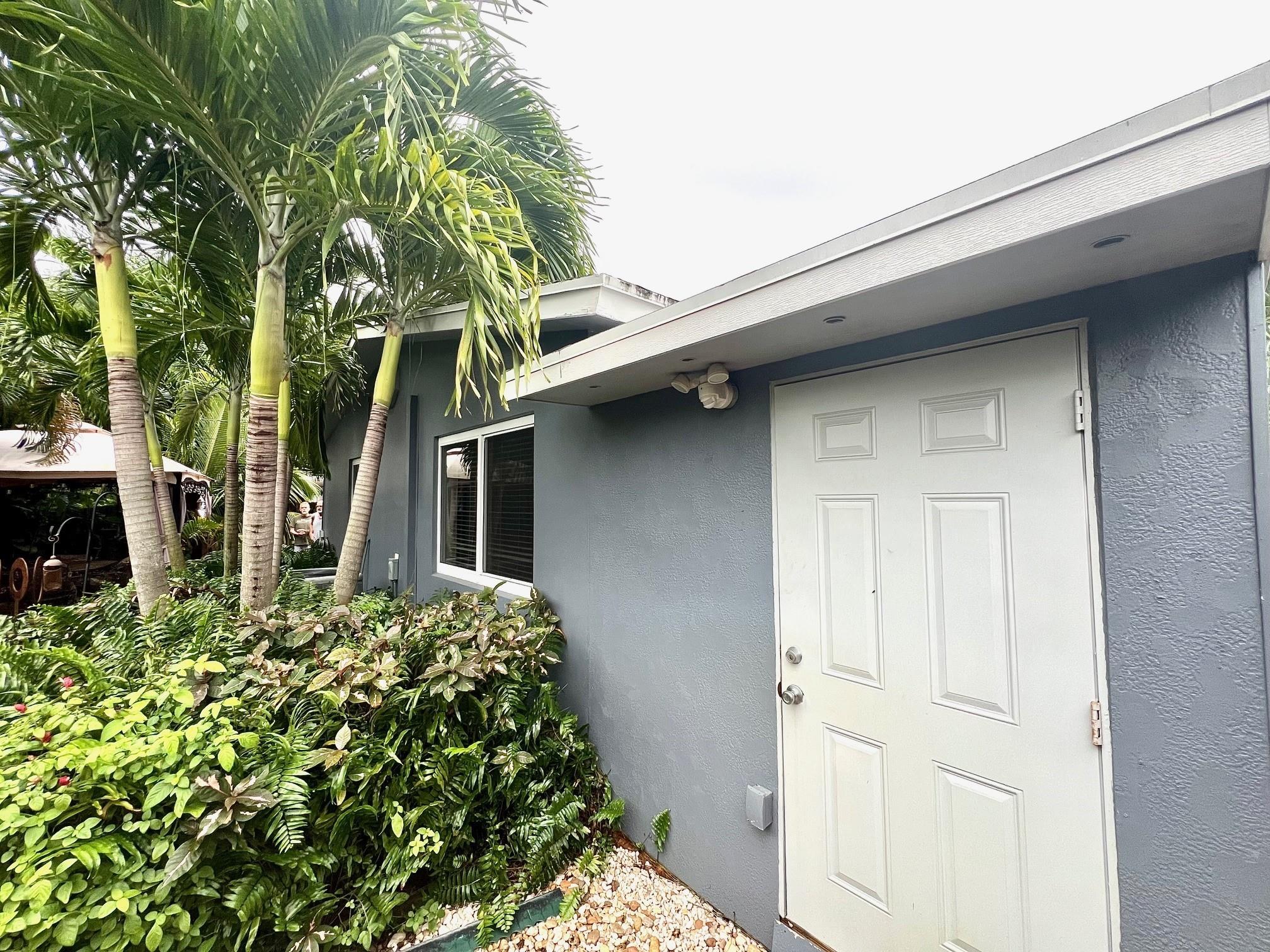 Tropical Manors 33-31 B - Residential
