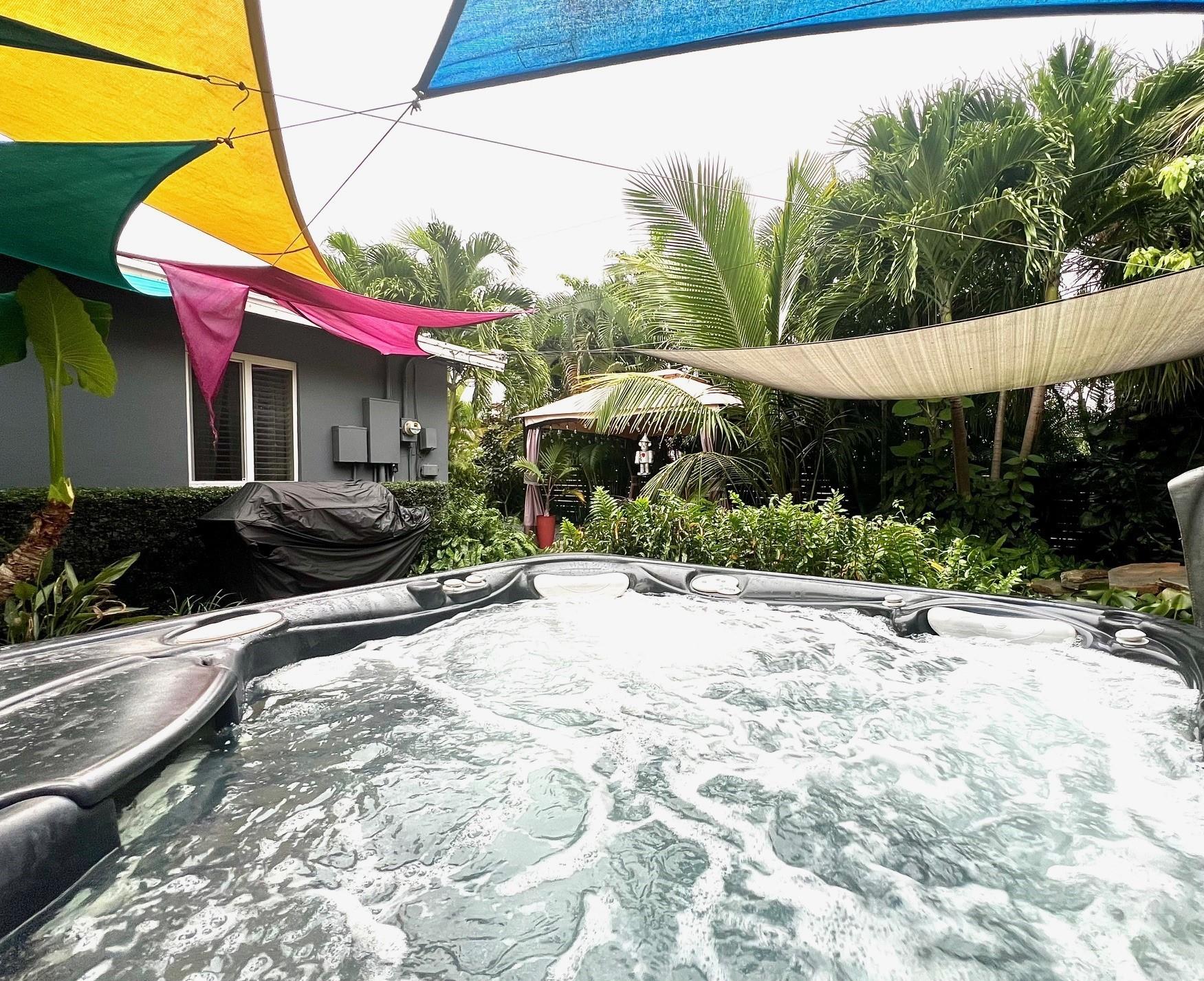 Tropical Manors 33-31 B - Residential