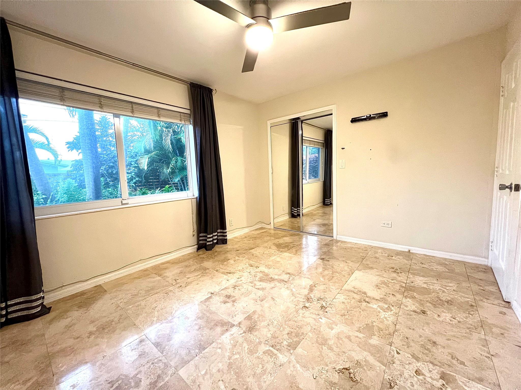 Tropical Manors 33-31 B - Residential