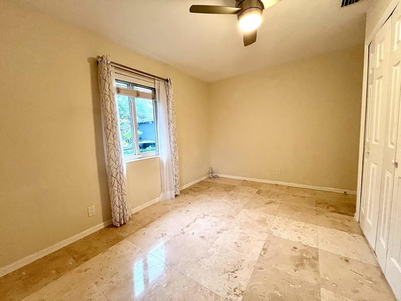 Tropical Manors 33-31 B - Residential