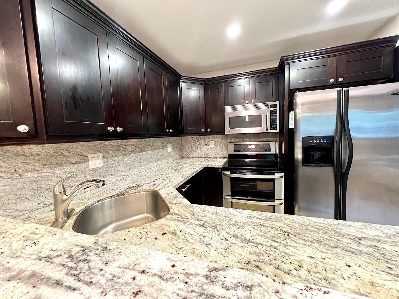 Tropical Manors 33-31 B - Residential