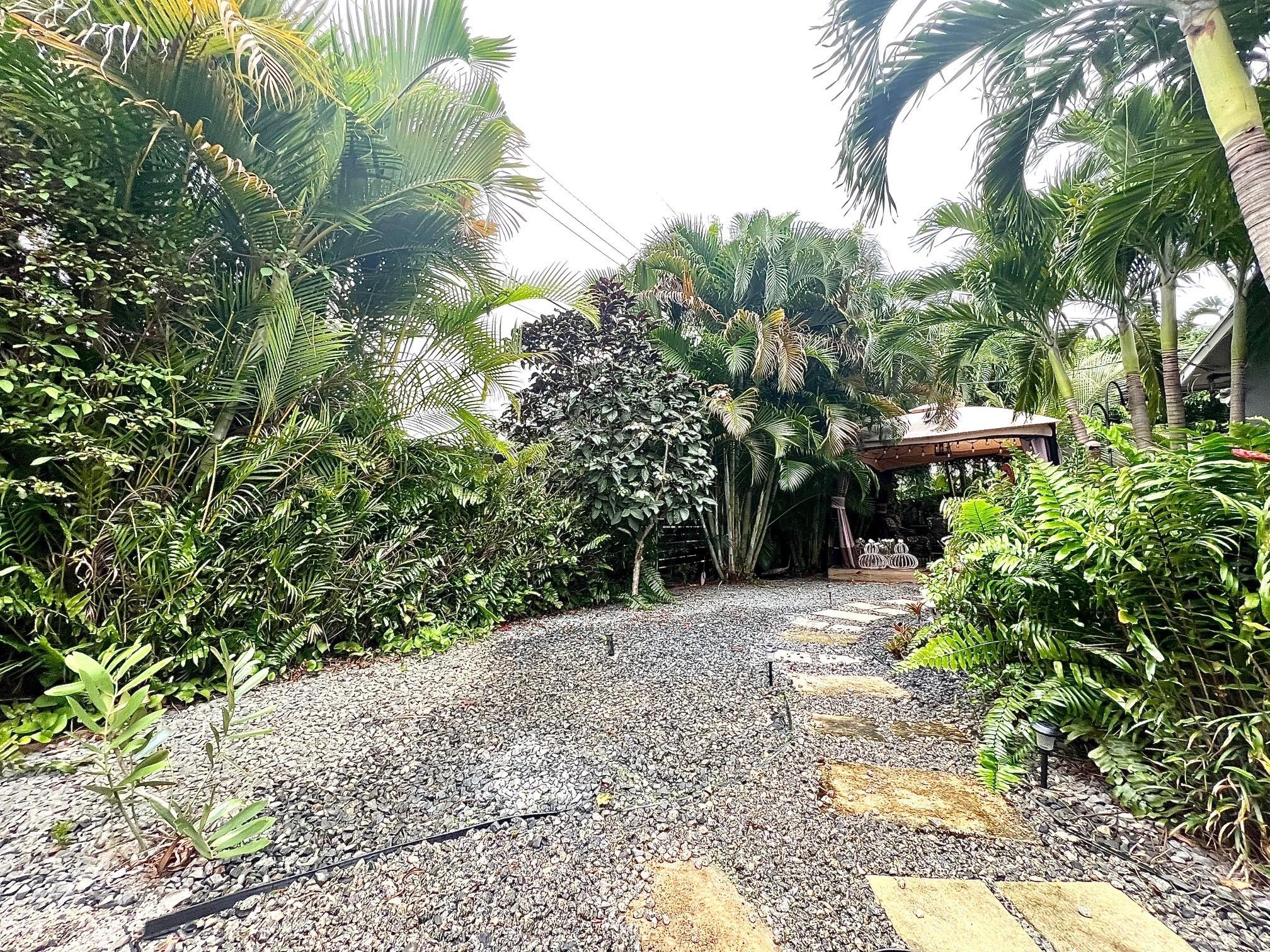 Tropical Manors 33-31 B - Residential