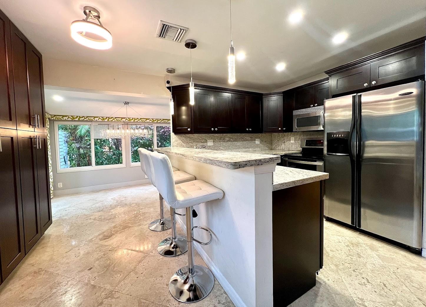 Tropical Manors 33-31 B - Residential