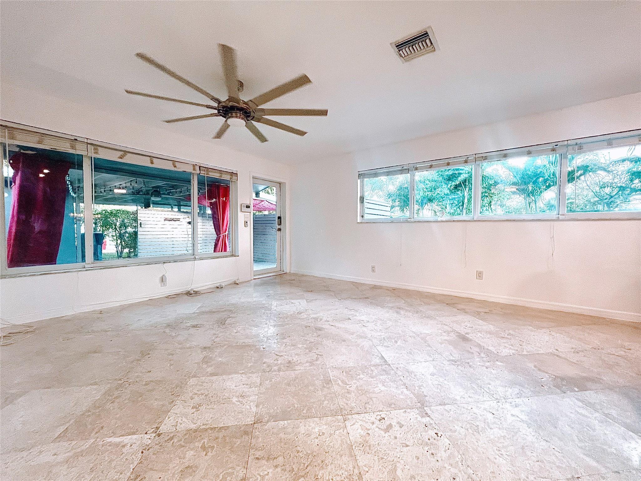 Tropical Manors 33-31 B - Residential