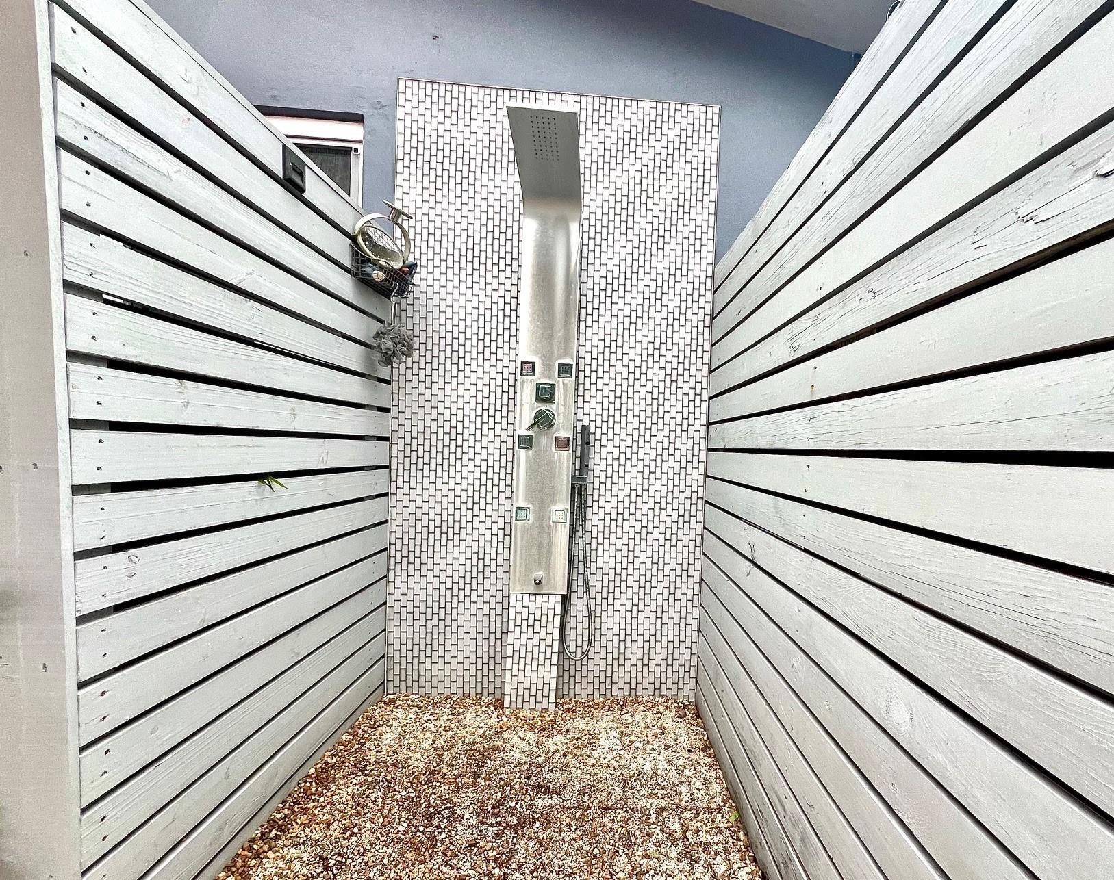 Tropical Manors 33-31 B - Residential