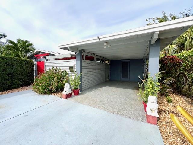 Tropical Manors 33-31 B - Residential