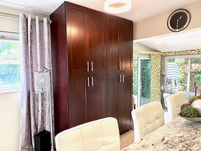 Tropical Manors 33-31 B - Residential