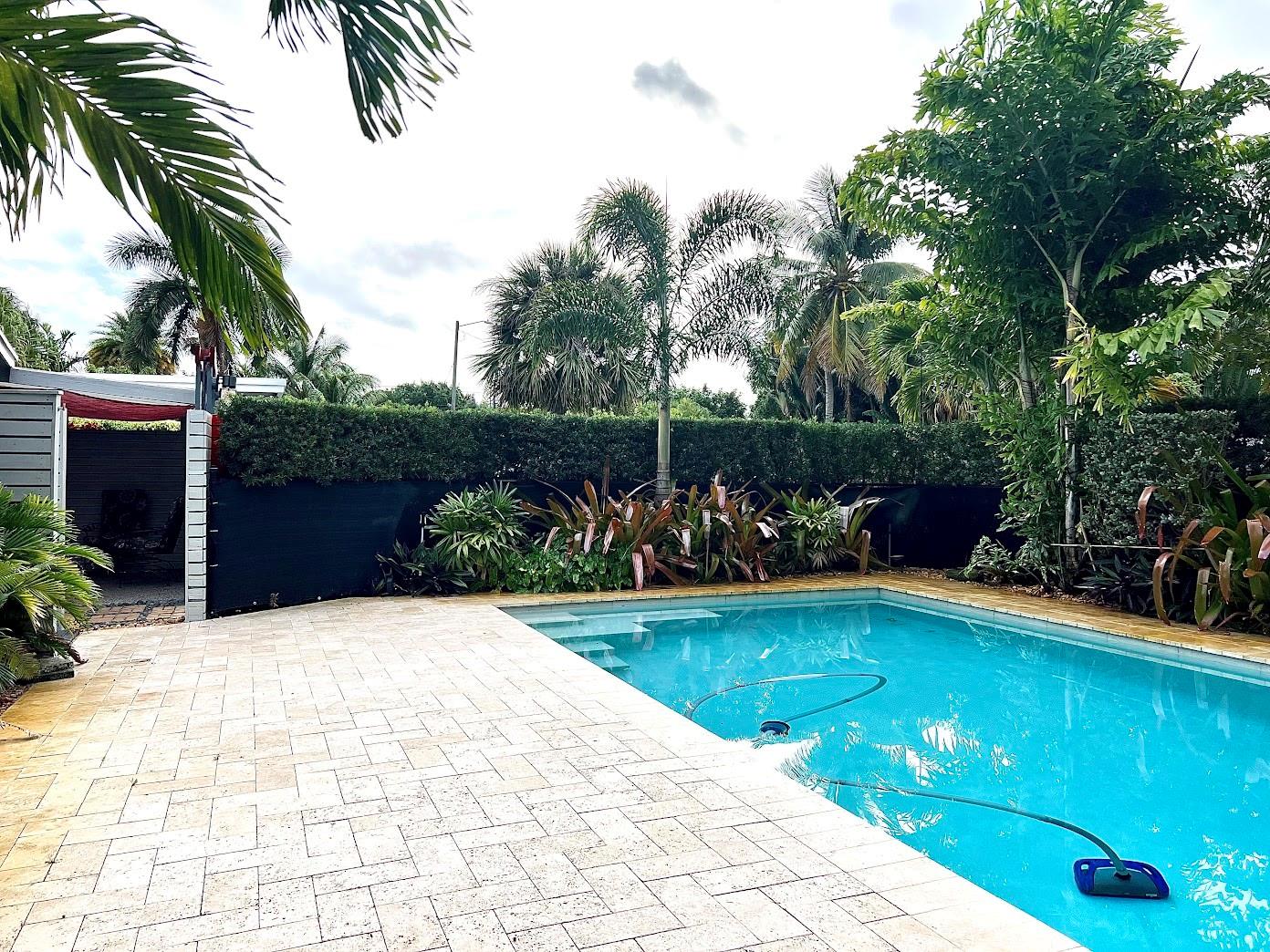 Tropical Manors 33-31 B - Residential