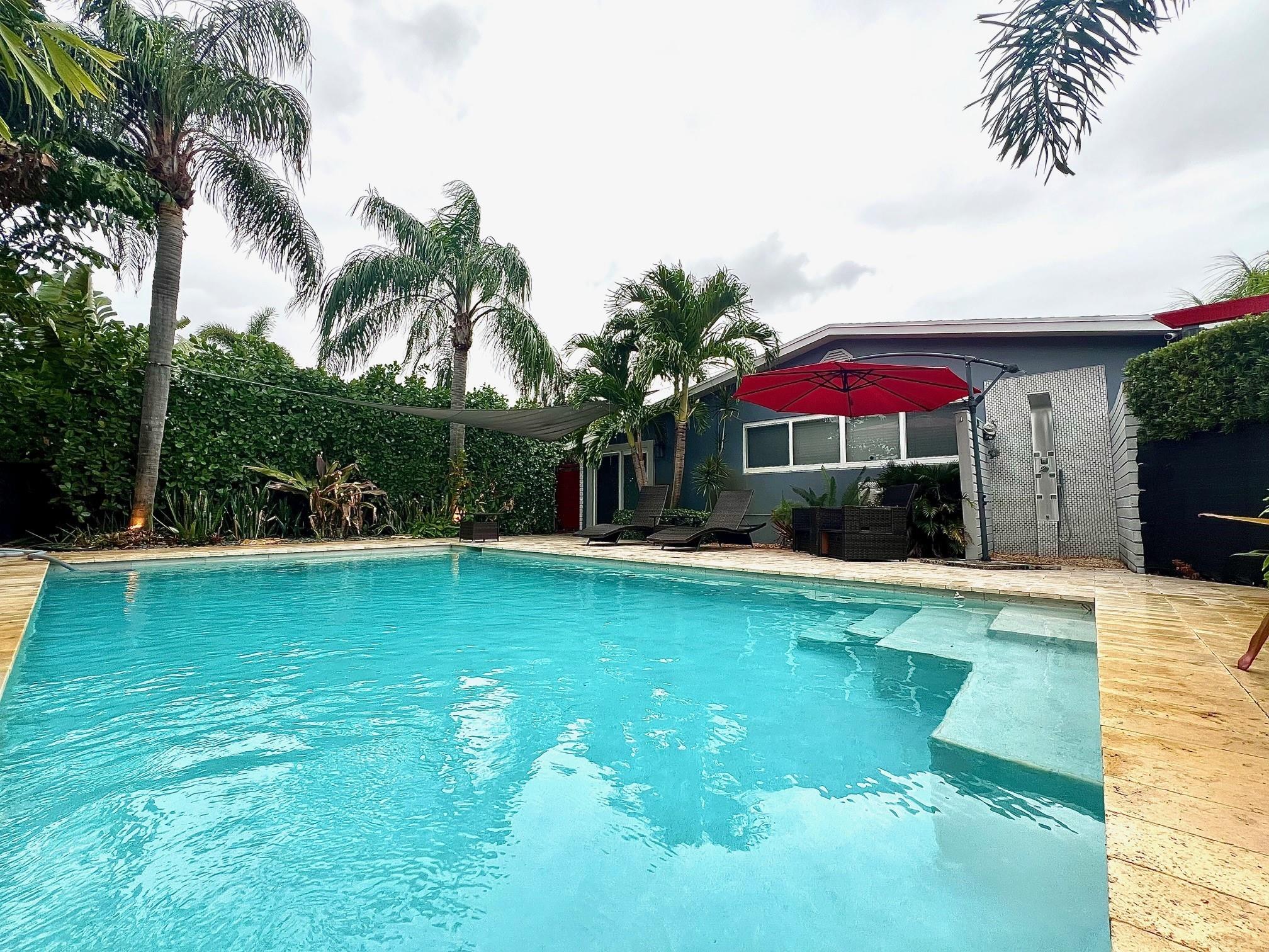 Tropical Manors 33-31 B - Residential