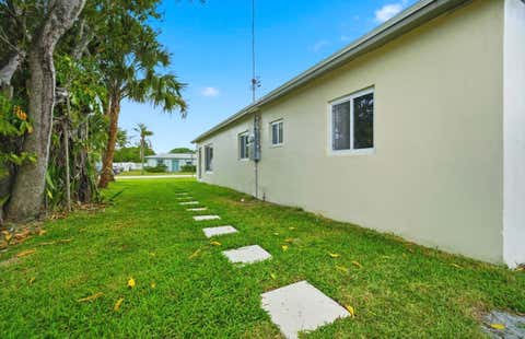Tiny photo for 310 NW 4th Avenue, Deerfield Beach, FL 33441 (MLS # B26027191)