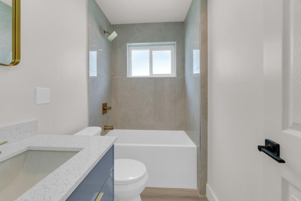 SUNRISE GOLF VILLAGE - Residential