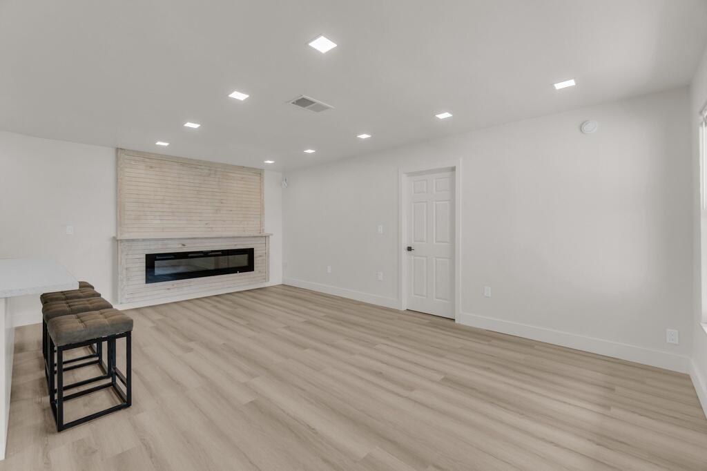 SUNRISE GOLF VILLAGE - Residential