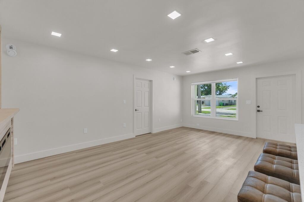 SUNRISE GOLF VILLAGE - Residential