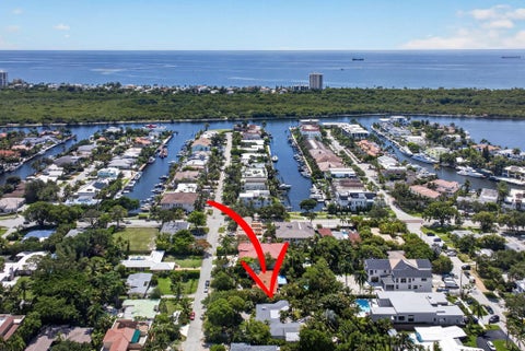 Tiny photo for 2614 NE 15th Street, Fort Lauderdale, FL 33304 (MLS # B26048127)