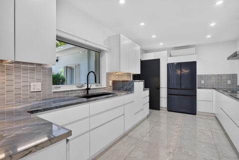 Tiny photo for 2614 NE 15th Street, Fort Lauderdale, FL 33304 (MLS # B26048127)